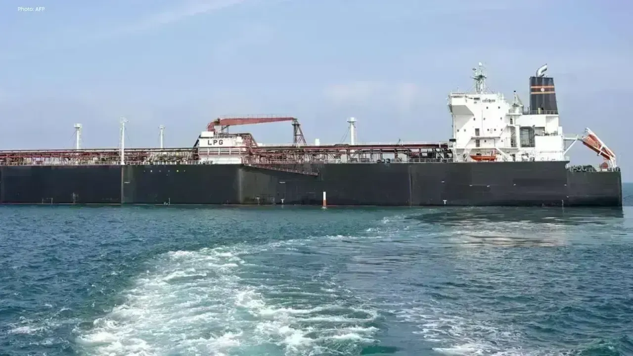 Iranian Oil Tanker Redirects Course from India to China