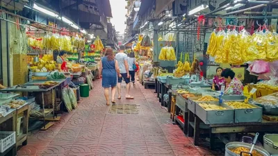 Japanese Markets Rally Amid Oil Price Decline and Peace Talks