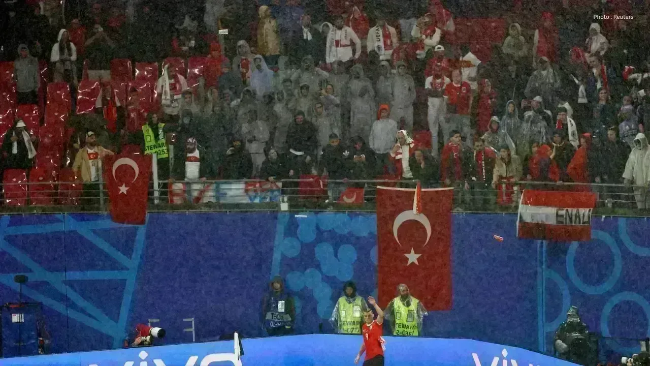 Unruly Fans Cause Penalty for Cougars in WHL Playoff Chaos