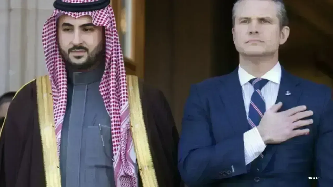 U.S. Army Secretary Hails Ex-General Amid Leadership Shake-Up