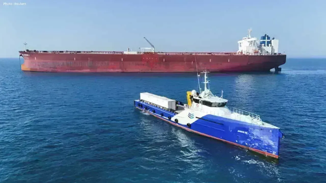 Iran Threatens to Close Strait of Hormuz Again as US Keeps Blockade