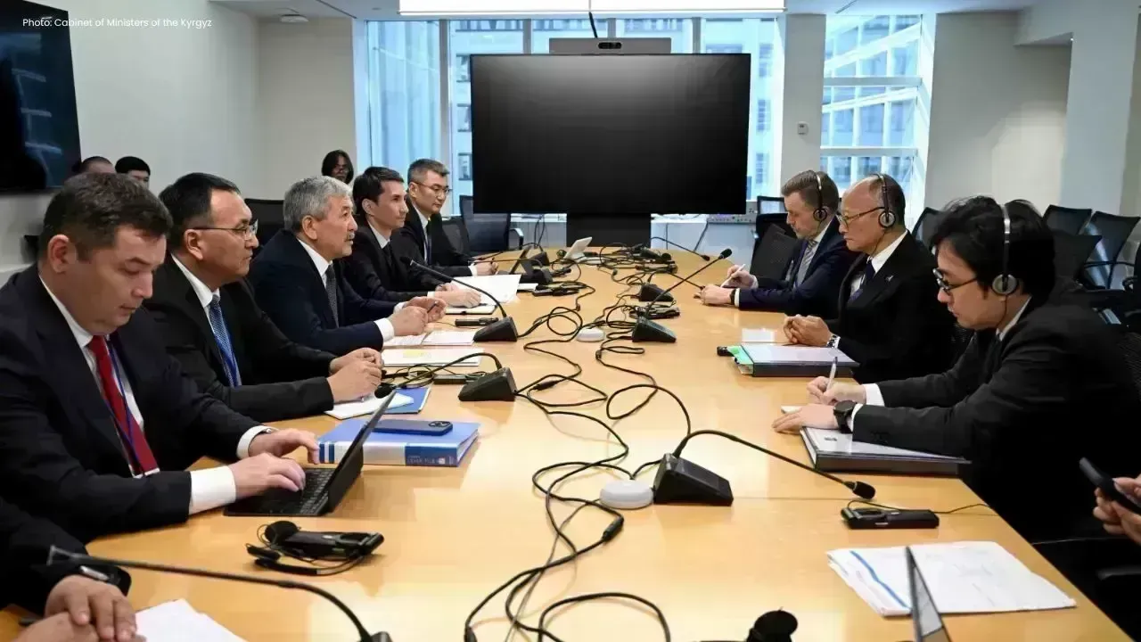 Kyrgyzstan and ADB Forge Ahead on Economic Growth and Logistics Strategy