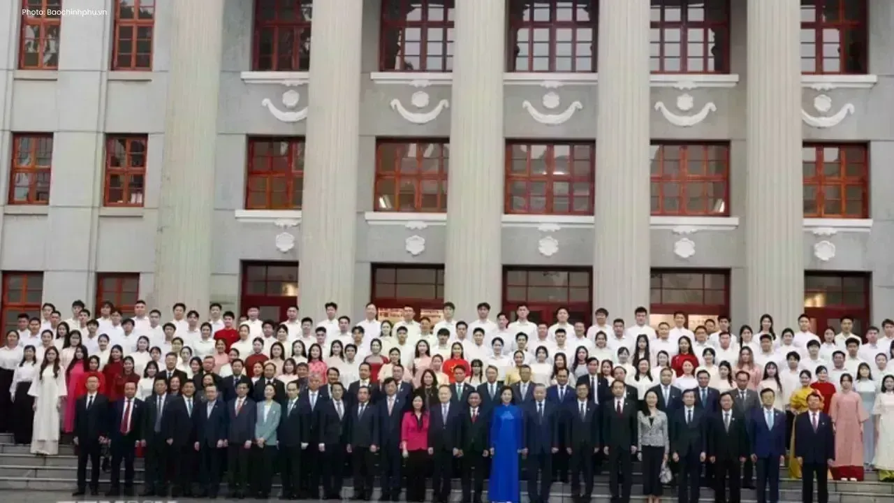 To Lam Honors Vietnam-China Bond at Historic Site