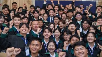 Minister Paradorn Engages with Young Democracy Leaders…