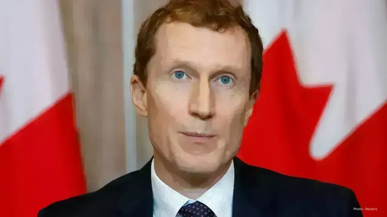 Criticism Grows for Immigration Minister After Influencer Interview