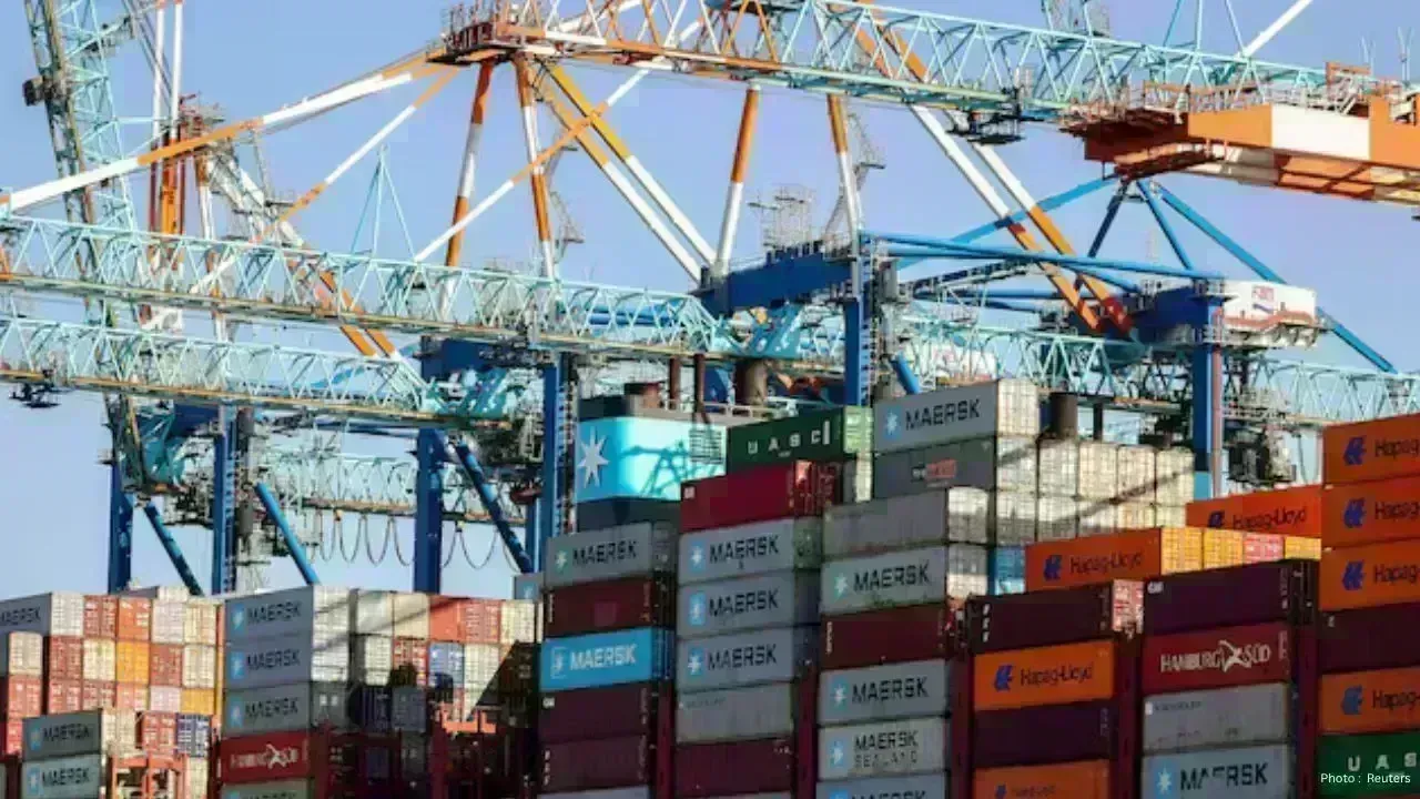 Iran War Boosts European Logistics Profits as Global Shipping Chaos Continues