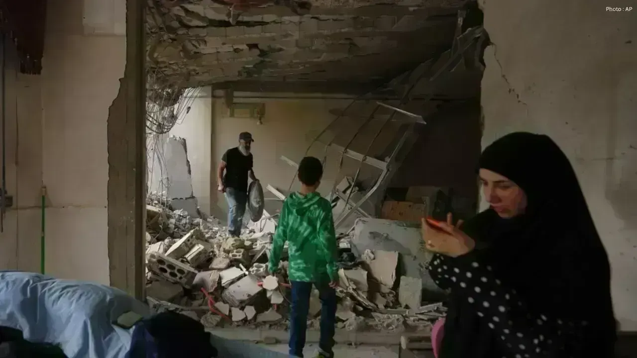 Iran Offers Deal to Reopen Strait of Hormuz as US Talks Stall, Global Concerns Grow