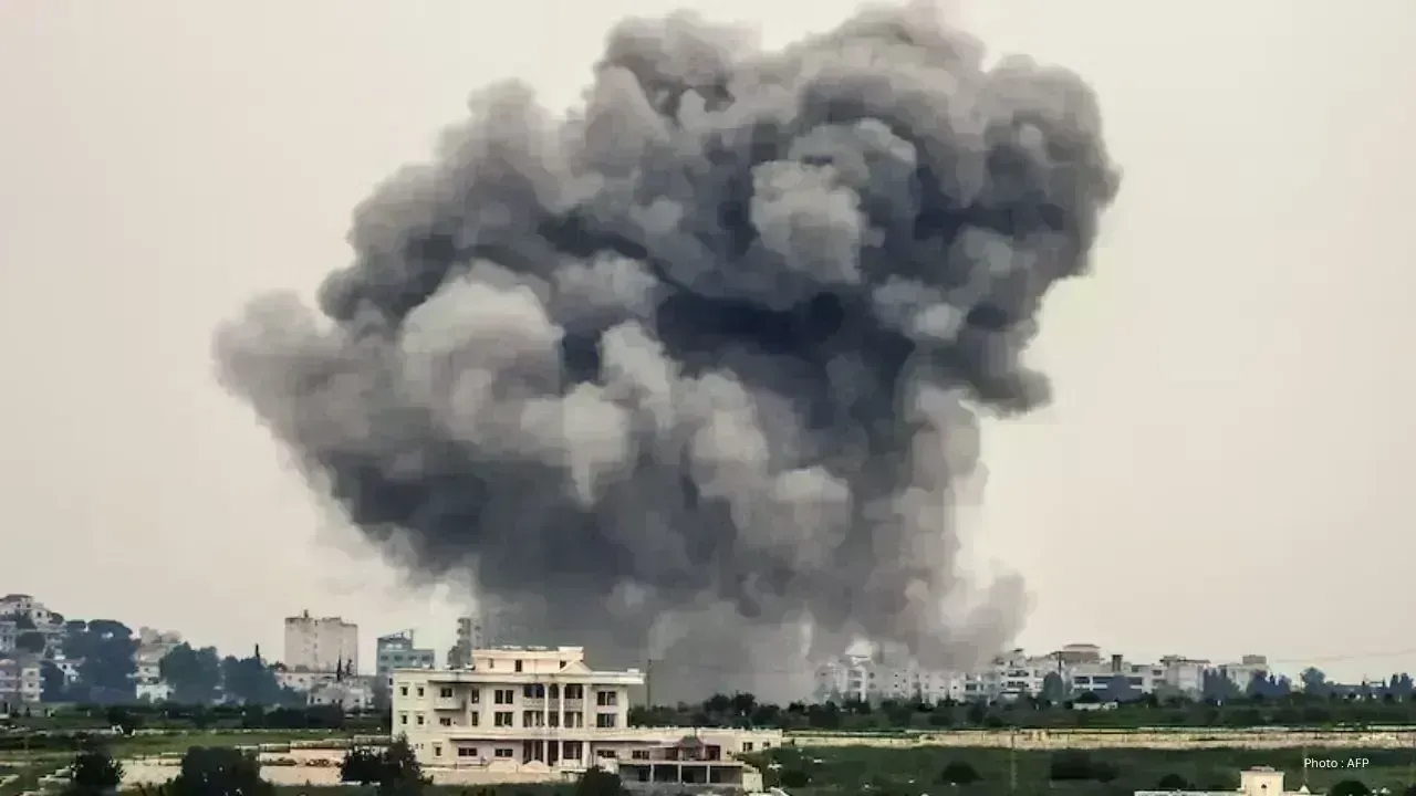 Israel Conducts Airstrikes in Southern Lebanon Amid Ceasefire Strain