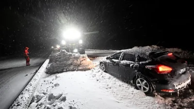 Volunteers Rally to Assist Drivers Trapped in Alberta Blizzard