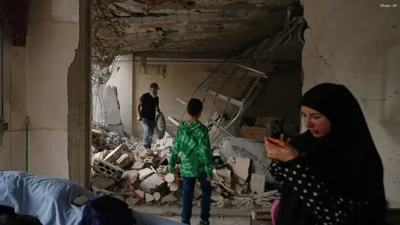 Iran Offers Deal to Reopen Strait of Hormuz as US Talks Stall, Global Concerns Grow