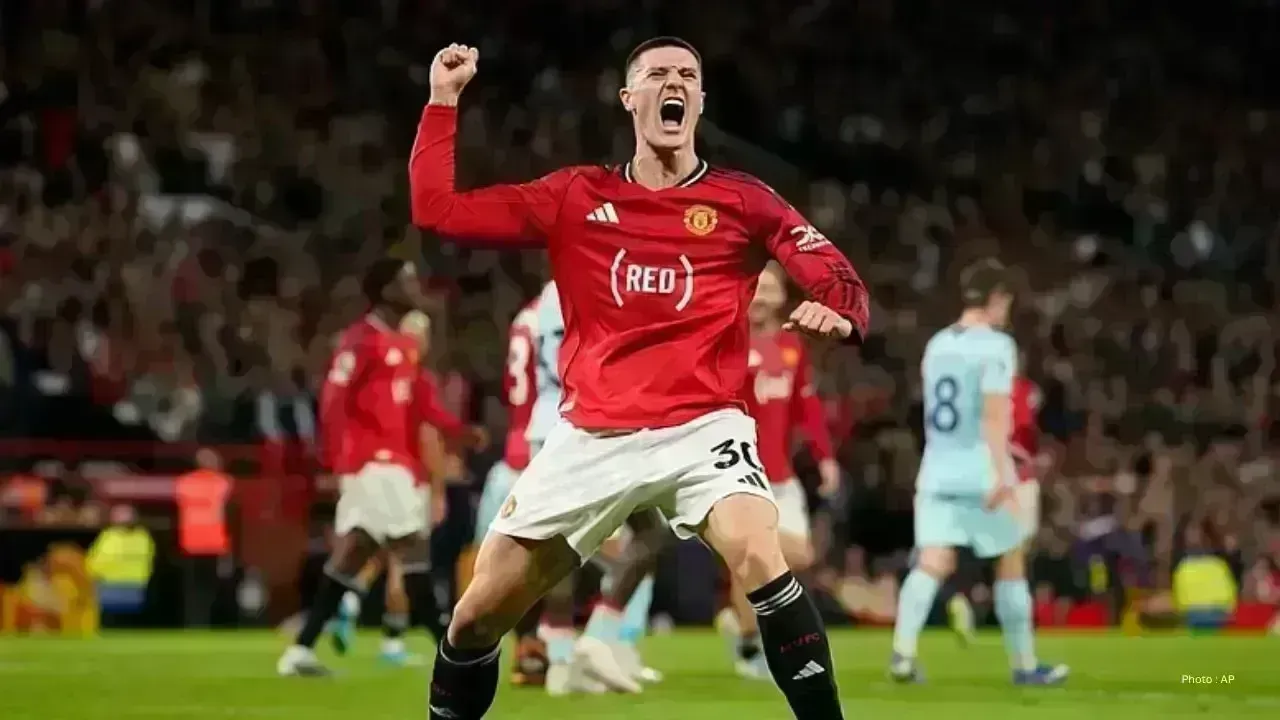 Manchester United Triumphs 2-1 Over Brentford in Premier League