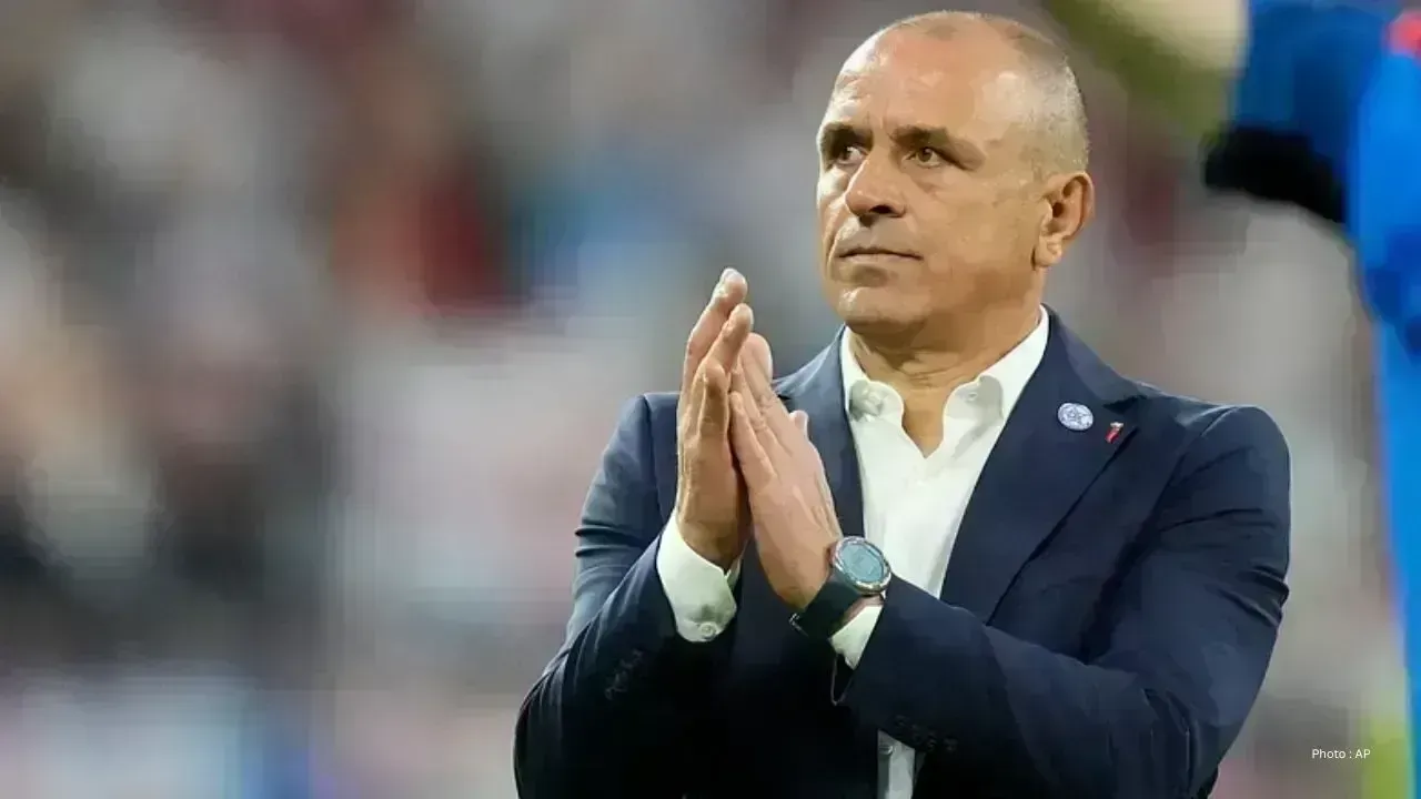 Francesco Calzona Resigns as Slovakia's National Football Coach