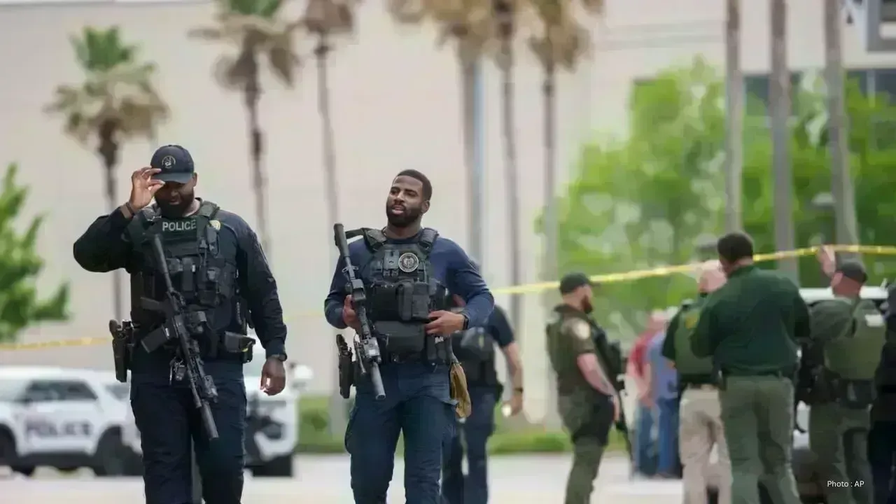 Toronto Police Announce $25K Reward for Fairview Mall Shooting Suspect