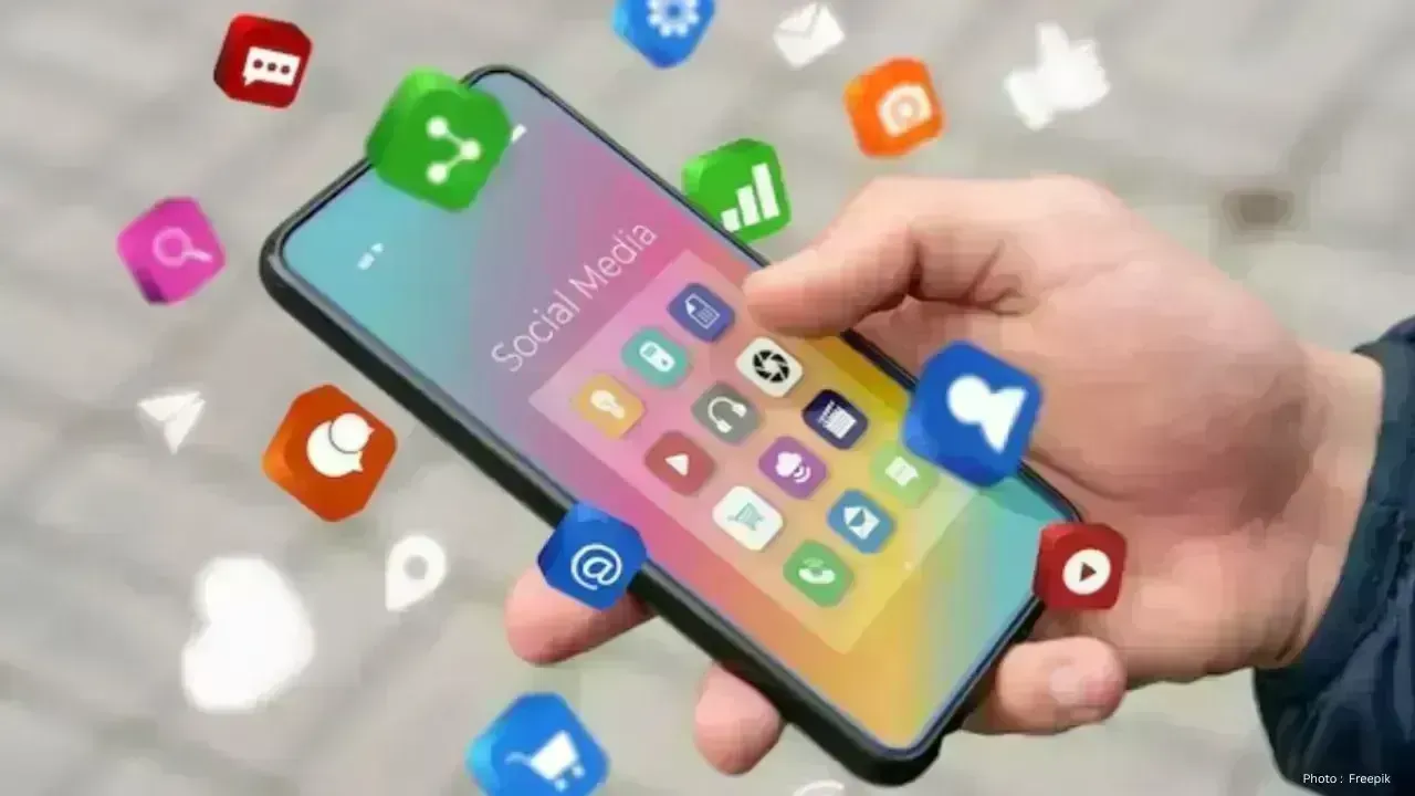 OTT Subscription Scam Offers Cheap Netflix and Prime Access, But Risks Bank Fraud