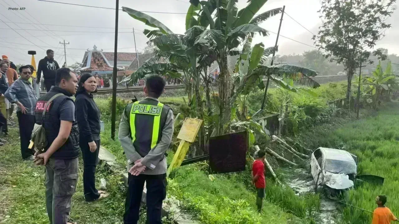 Tragic Train Collision in Central Java Claims Four Lives