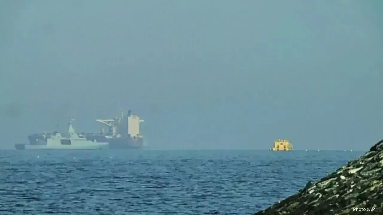 Strait of Hormuz Threat Level Remains ‘Critical’, UK Maritime Agency Warns