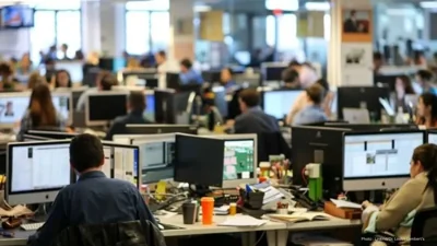 Public Sector Executives Resume Full-Time Office Roles