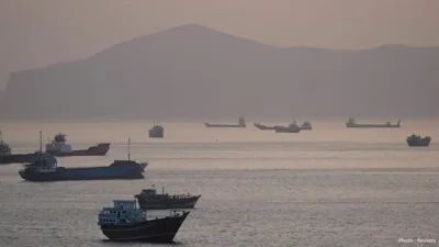 Strait of Hormuz Crisis Deepens as Tanker Hit, Trump Promises U.S. Help for Stranded Ships