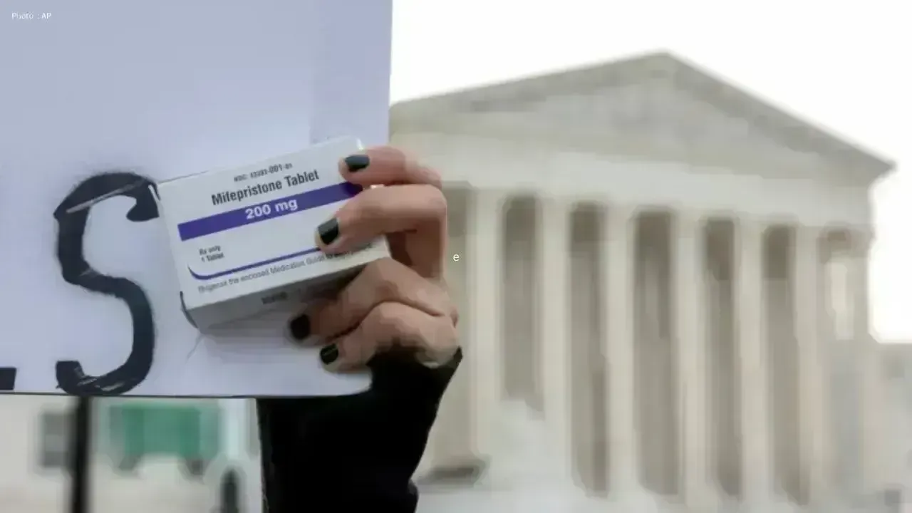US Supreme Court Temporarily Permits Abortion Pill Mail Distribution