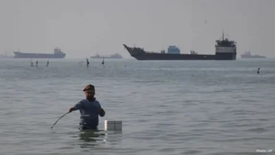 Iran Accuses US of Killing Civilians in Boat Attacks, Tensions Rise in Gulf