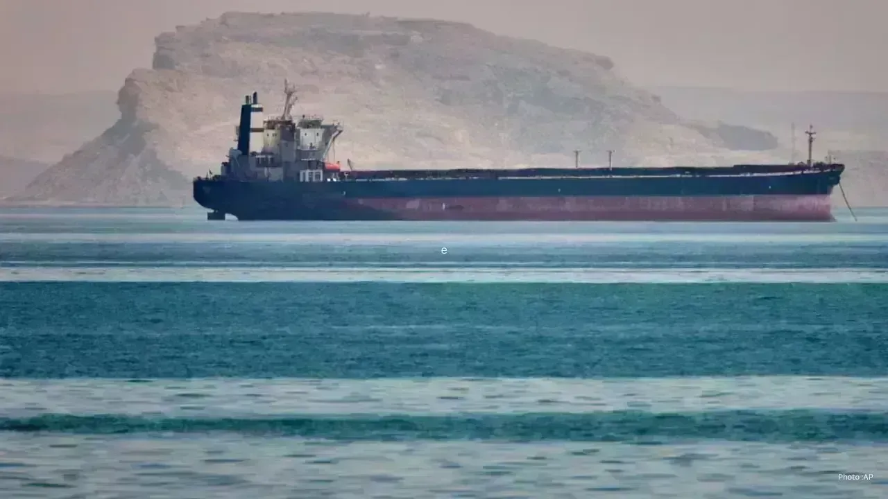 Trump Halts U.S. Mission in Strait of Hormuz Amid Iran Negotiations