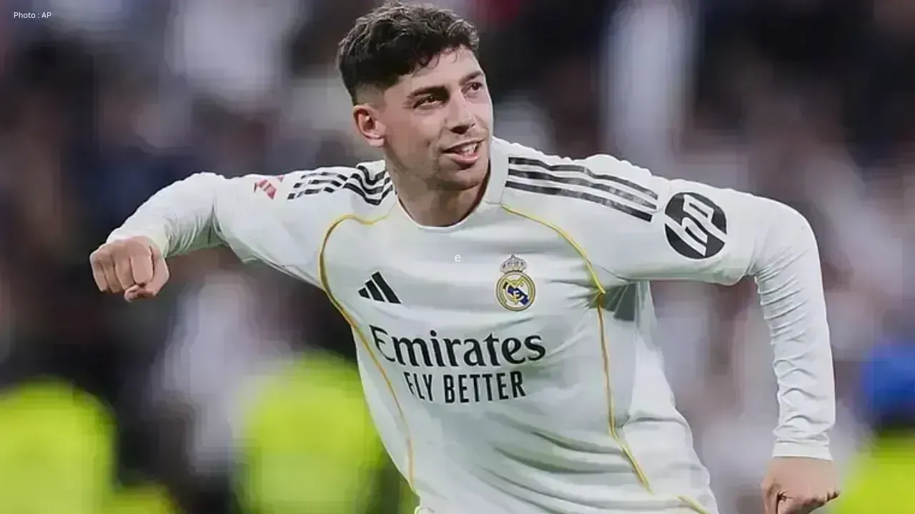 Head Injury for Real Madrid's Valverde Following Teammate Clash