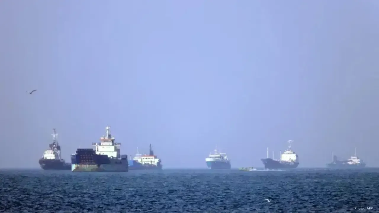 Stranded Seafarers Face Uncertainty as US and Iran Discuss Possible Peace Deal