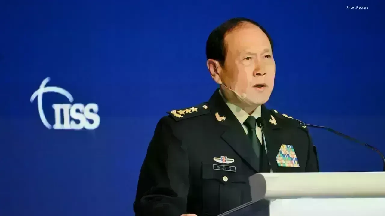China Imposes Death Sentences on Ex-Defence Ministers for Corruption