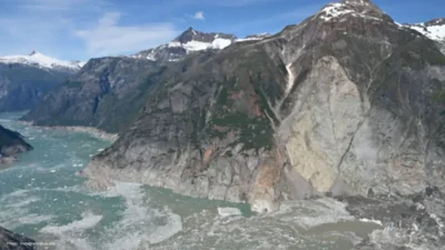 Alaska's Stunning Tsunami: The Consequence of a Mountain Collapse