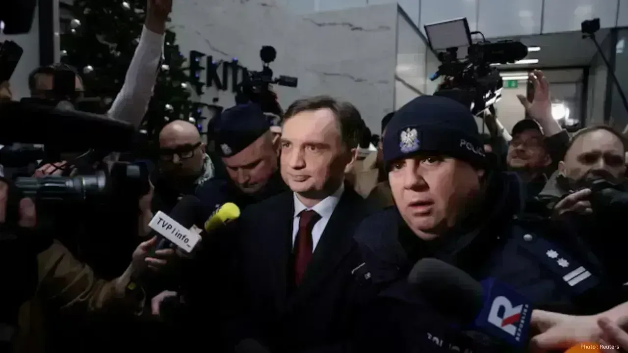 Poland Demands Answers After Fugitive Ex-Minister Leaves Hungary for US
