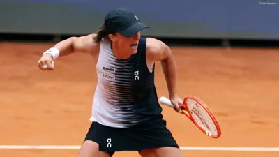 Iga Swiatek Advances to Italian Open Semi-Finals with Ease