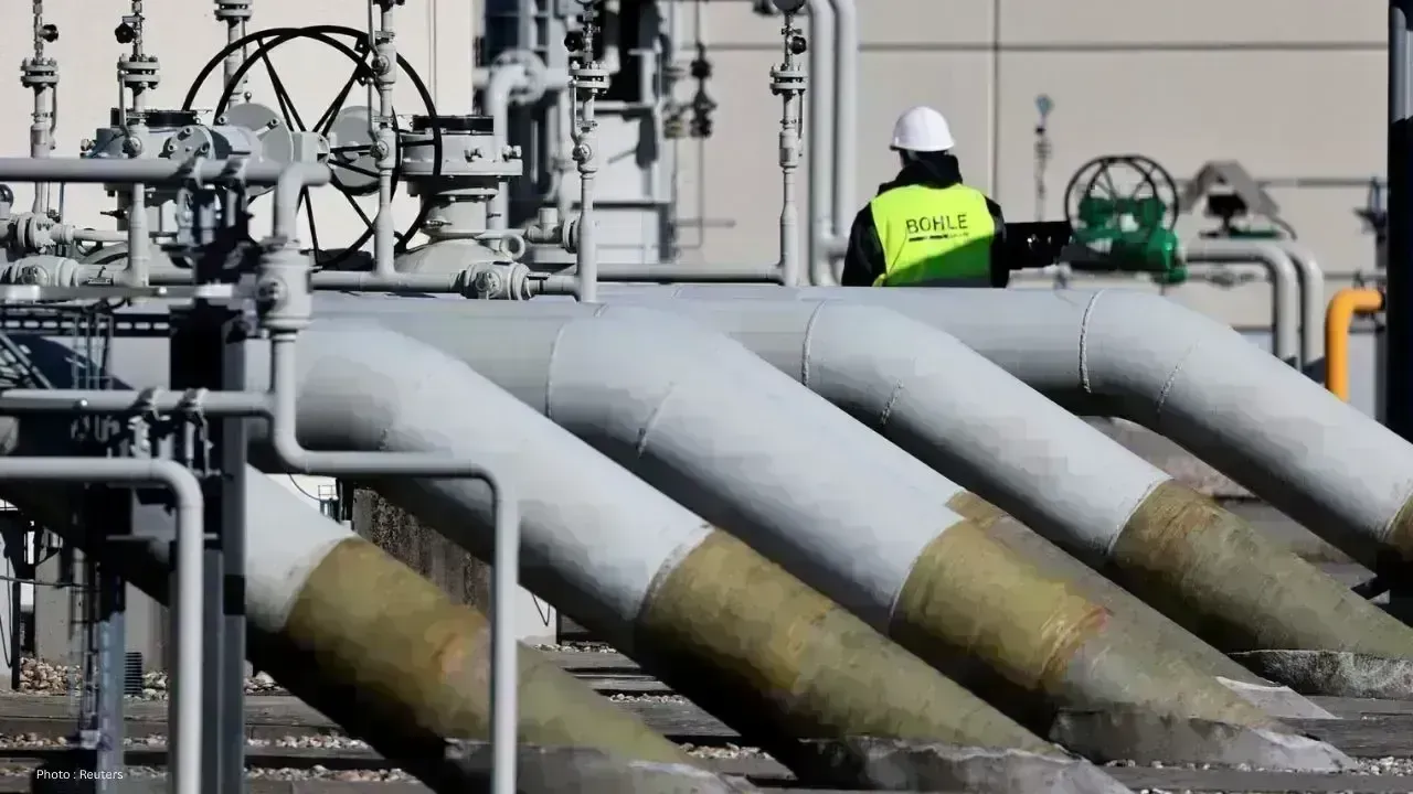 Mark Carney Endorses Alberta's West Coast Pipeline Initiative