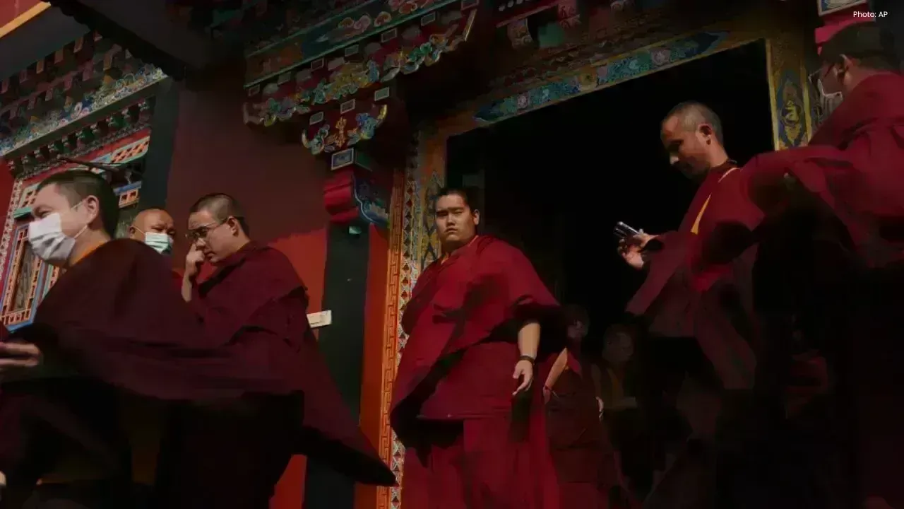 American Teen Monk Jalue Dorje Embarks on a Spiritual Path