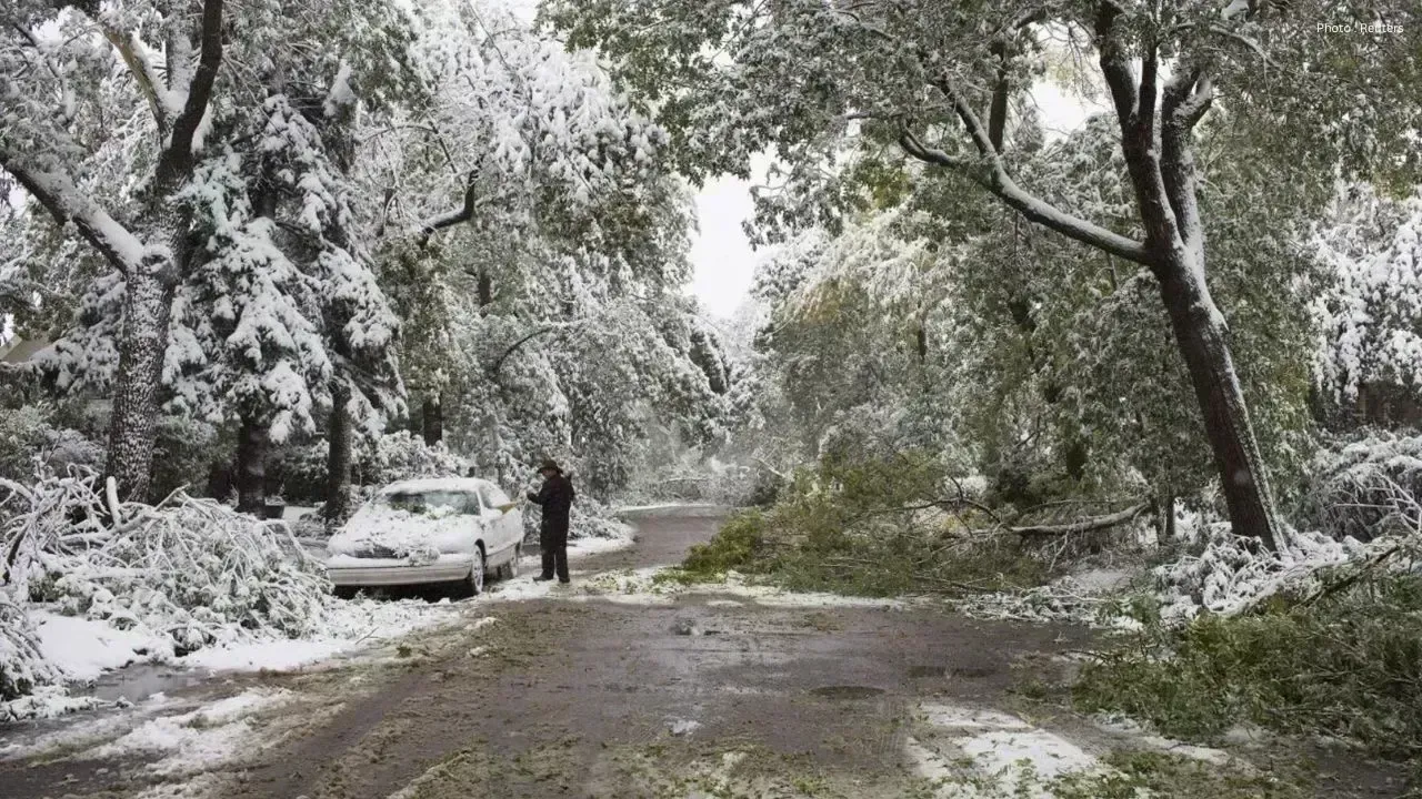 Calgary Braces for Spring Snowstorm as Alberta Faces Heavy Snowfall