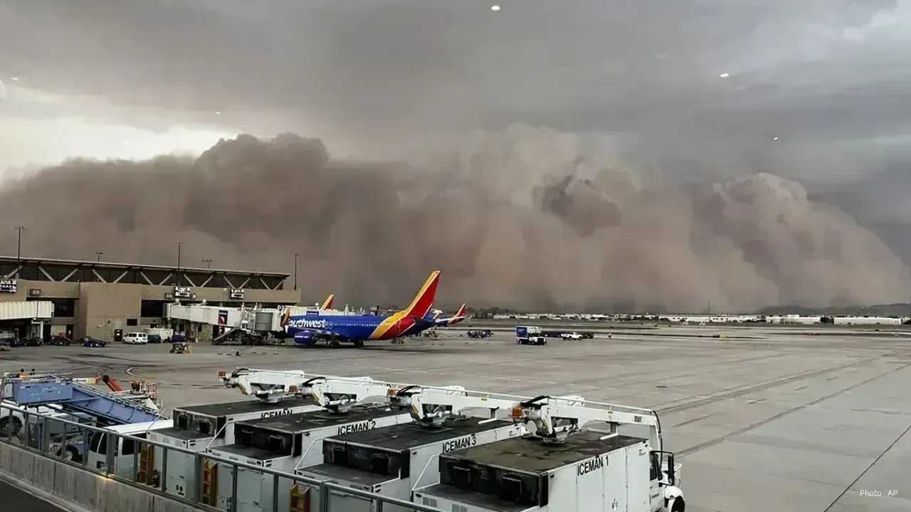 Severe Winds and Dust Storm Disrupt Southern Manitoba