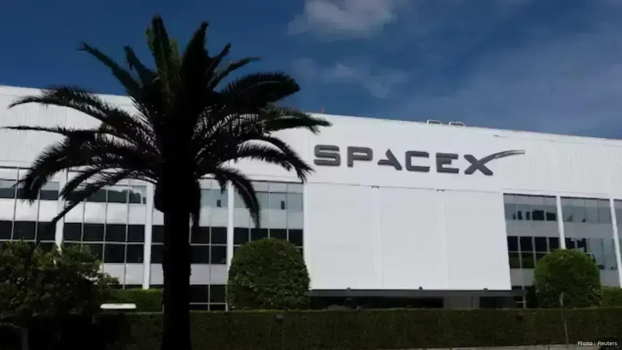 SpaceX Moves Faster Toward Historic Stock Market Debut