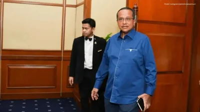 Ahmad Samsuri Takes Helm as Malaysia's Opposition Leader