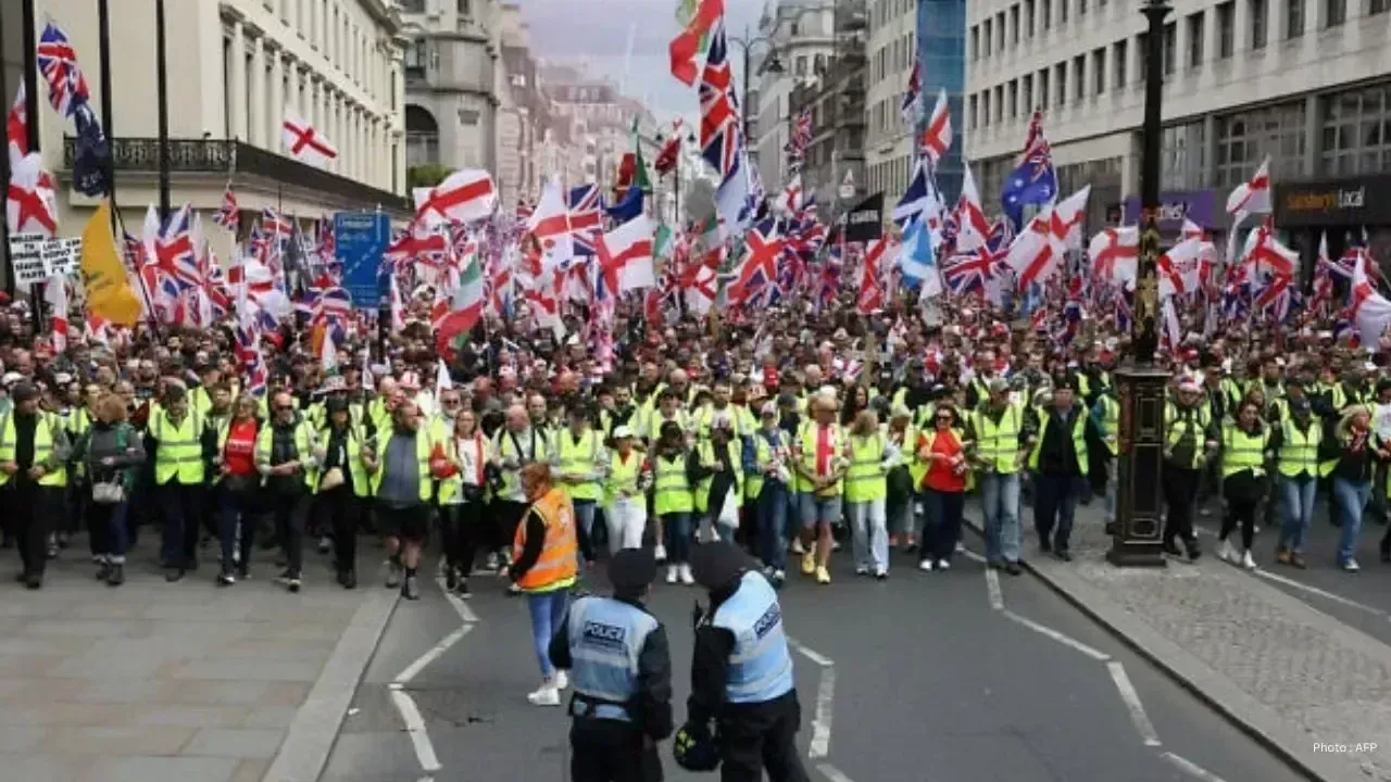 Arrests Made Amidst Rival Protests in London