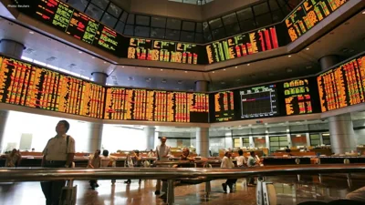 Bursa Malaysia Dips Amid Global Economic Worries