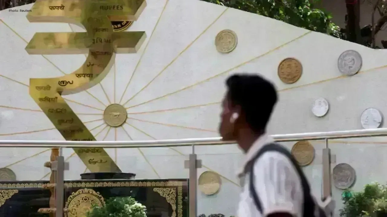 RBI Evaluates Rate Increase as Rupee Declines