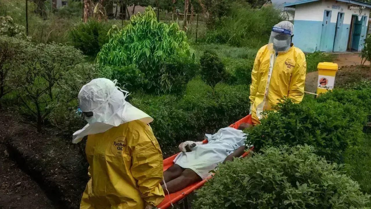 U.S. Extends Travel Restrictions to Green Card Holders Amid Ebola Outbreak