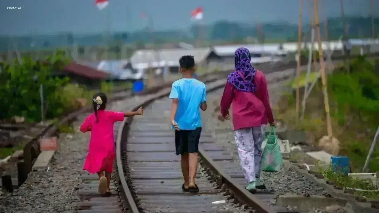 Indonesia Closes 172 Unauthorized Rail Crossings