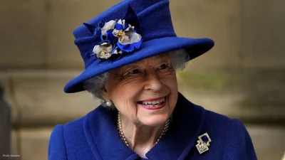 Lotus-Inspired Gown of Queen Elizabeth II Debuts in Lo…
