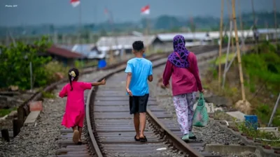 Indonesia Closes 172 Unauthorized Rail Crossings