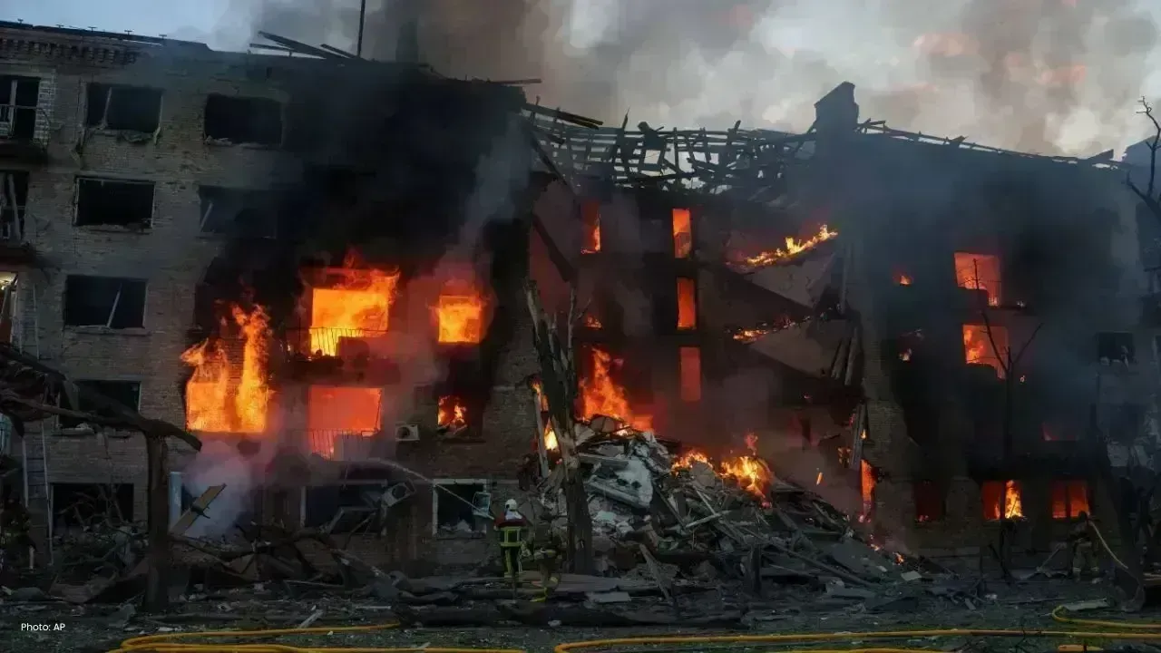 Devastating Missile Assault Strikes Kyiv in Russia's Latest Offensive
