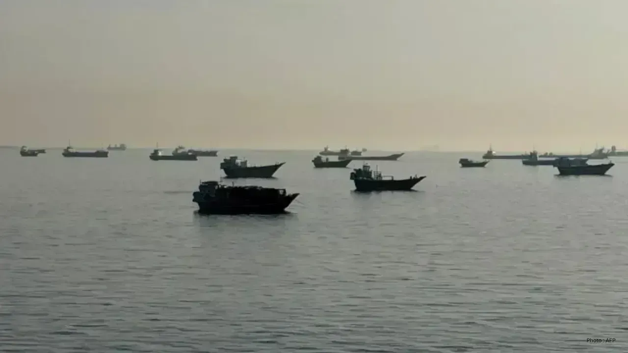 US Military Executes Attacks on Southern Iran Amid Ongoing Talks in Qatar