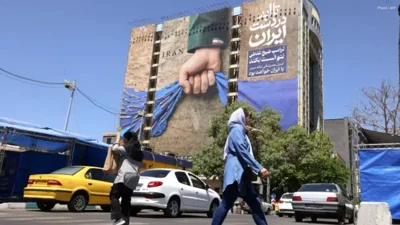 Iran Observes Tense US Negotiations Amid Military Strikes and Political Rhetoric