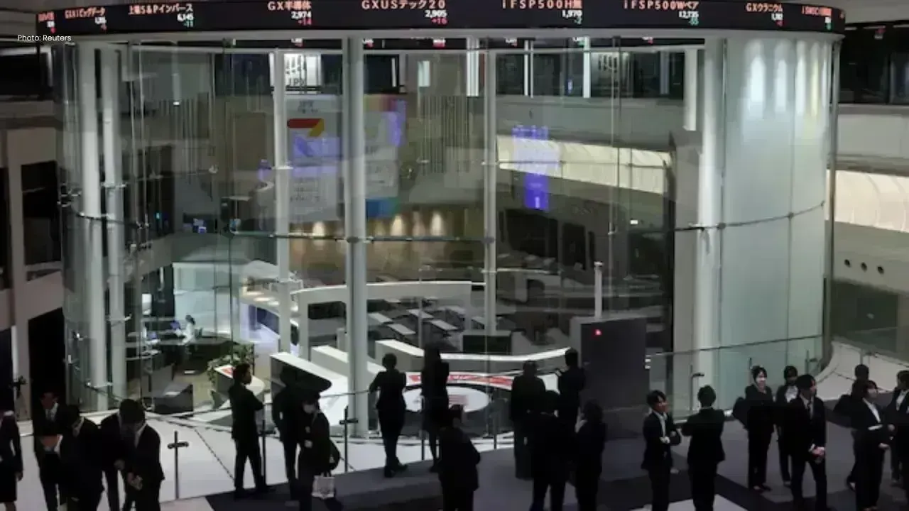Nikkei Declines Amid Rising Caution Over AI Stocks