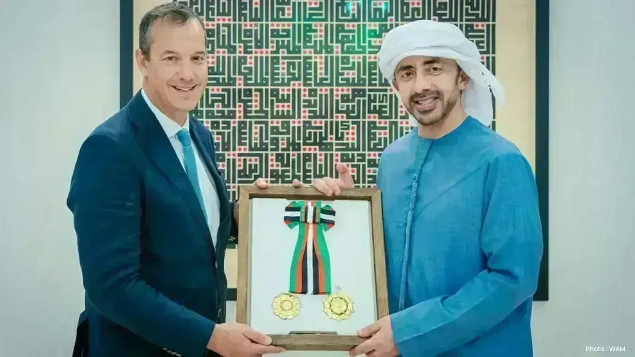 UAE President Recognizes UK Ambassador with Independence Order