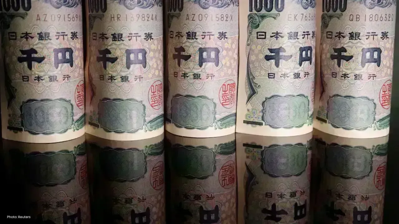 Japan's Yen Plummets Towards 160, Intervention Signals Heightened